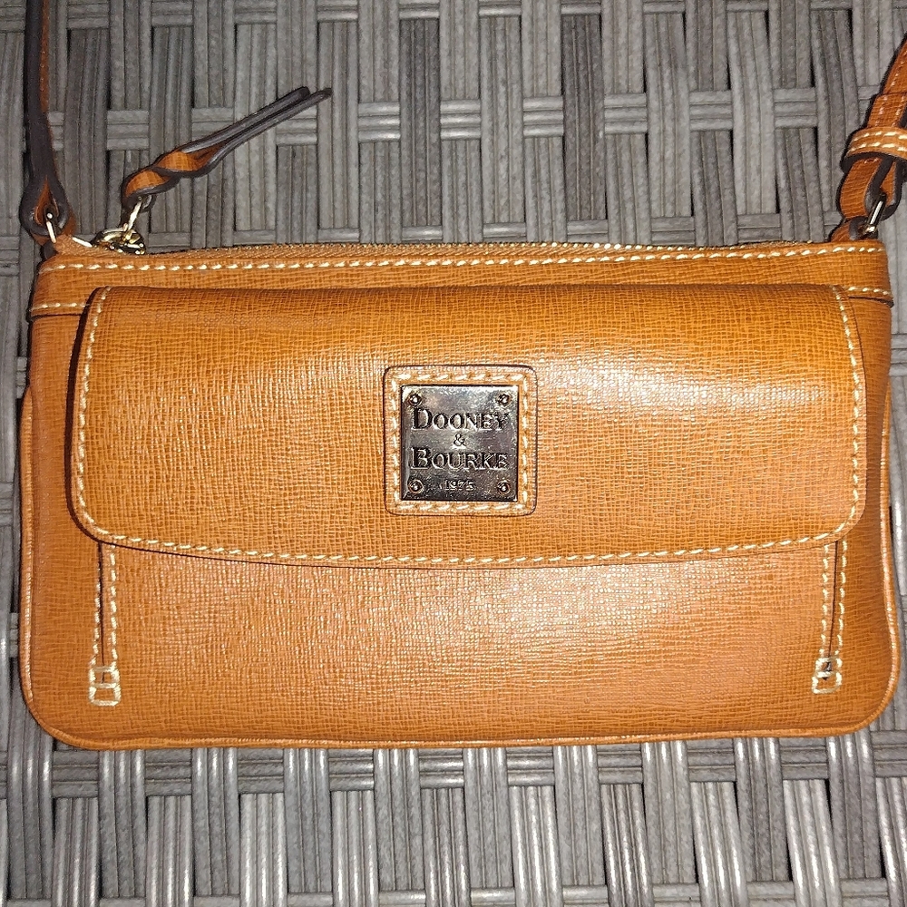 Dooney & Bourke Tan Leather Crossbody Bag with Classic Design